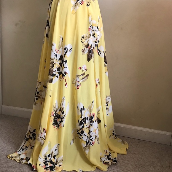 Fashion Nova Floral Maxi Dress - Picture 5 of 10